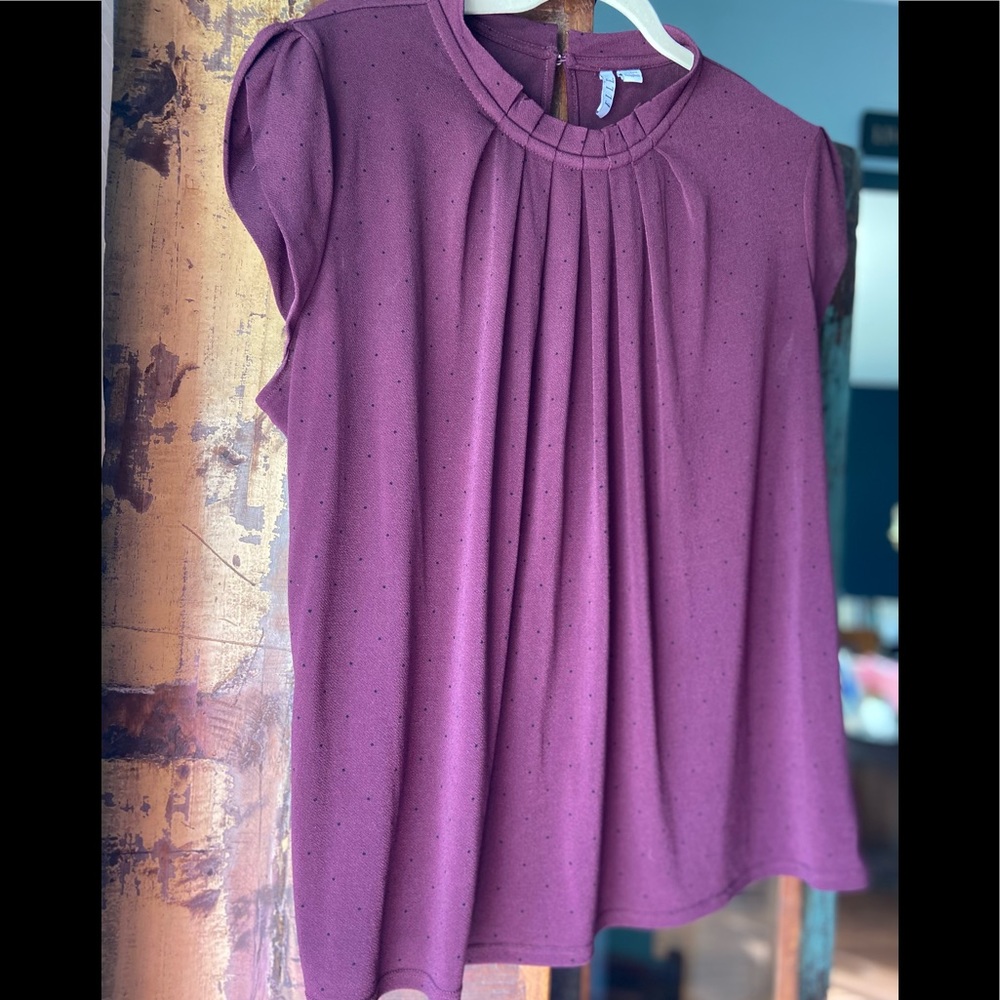 Cuffed Sleeve Pleated trim Top